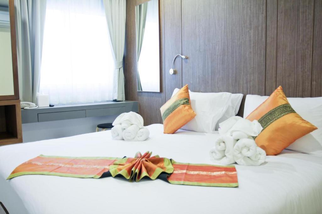 Elegancy Sansabai Hotel Patong Eksteriør billede