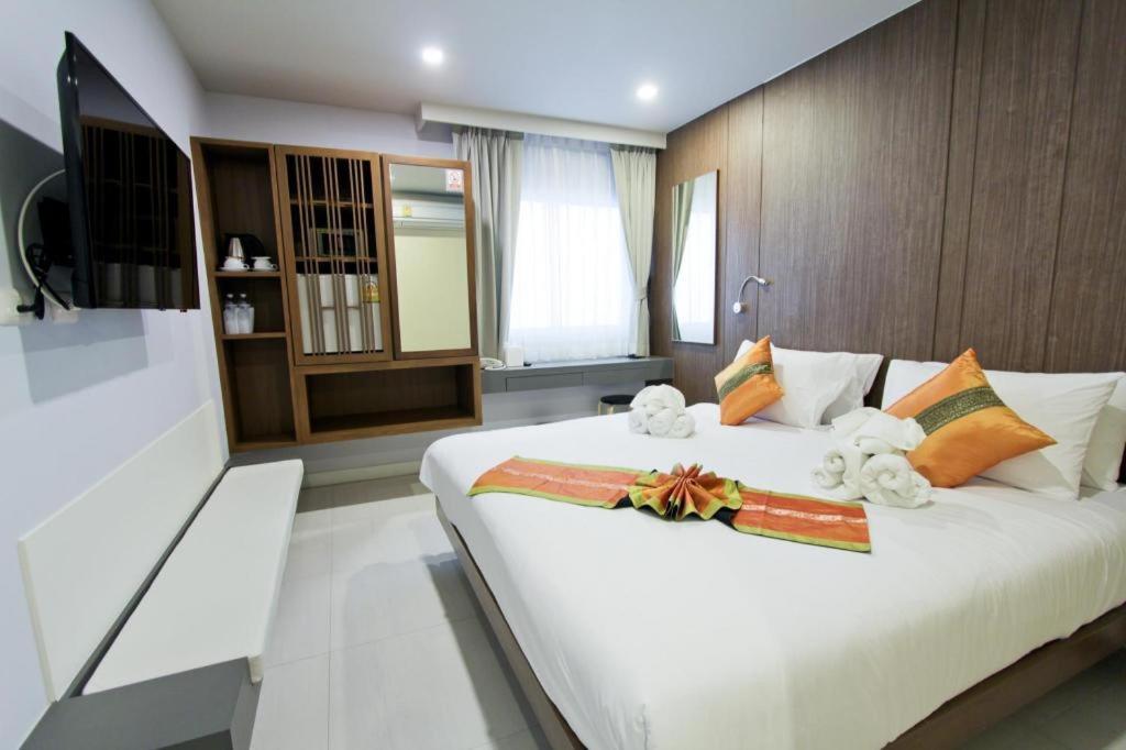 Elegancy Sansabai Hotel Patong Eksteriør billede