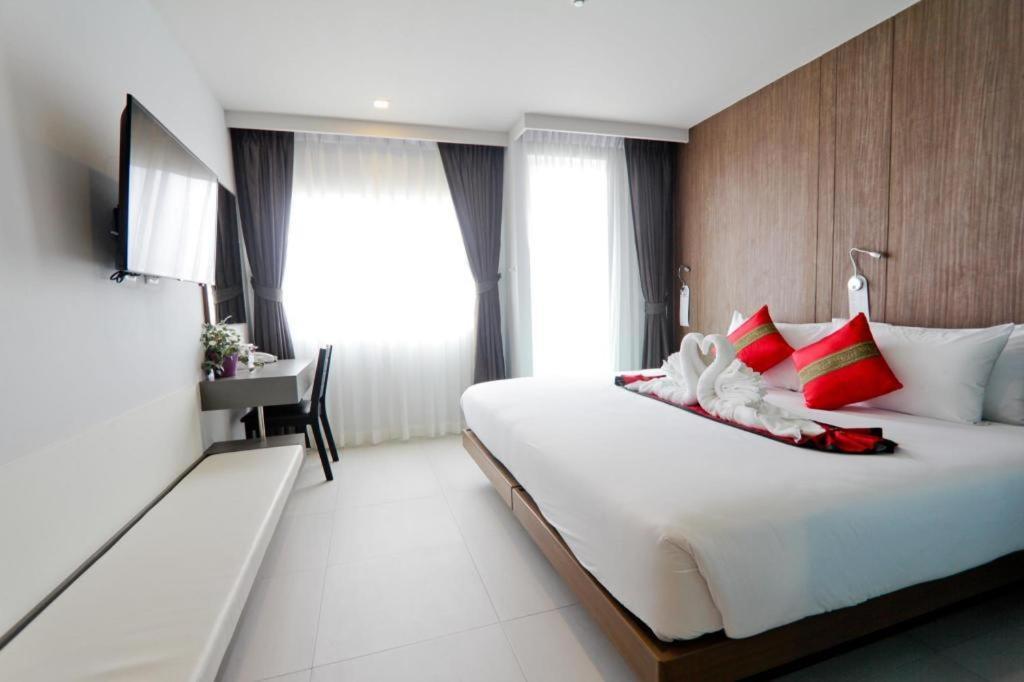 Elegancy Sansabai Hotel Patong Eksteriør billede