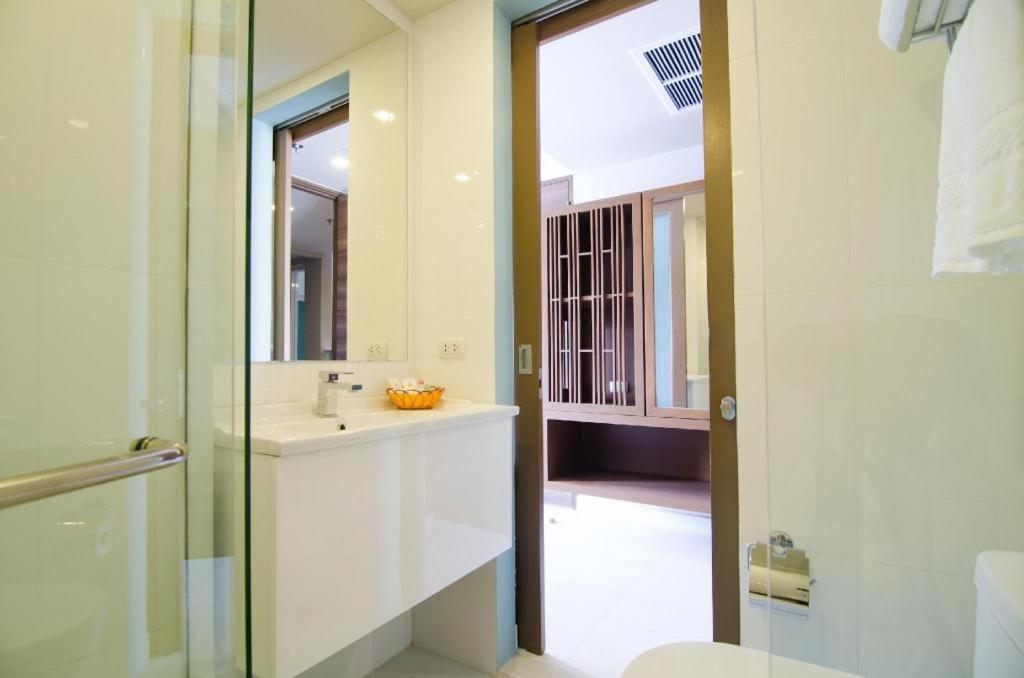 Elegancy Sansabai Hotel Patong Eksteriør billede